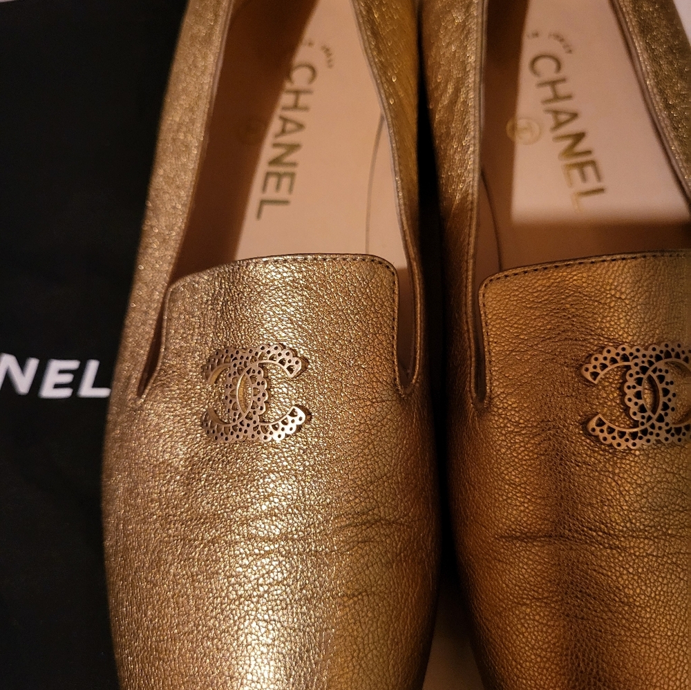 Rose metallic Coco Chanelle loafers. Size 37 - Picture 2 of 16